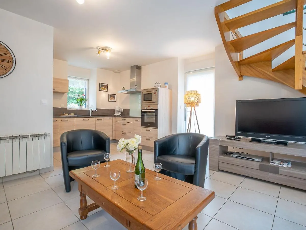 Holiday Home Gite Des Perdrix - Pzb100 By Interhome Plouzélambre